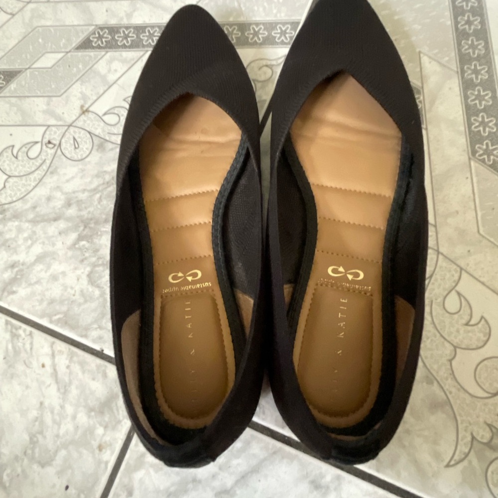 Elegant Black Women's Flats perfect condition size 7M